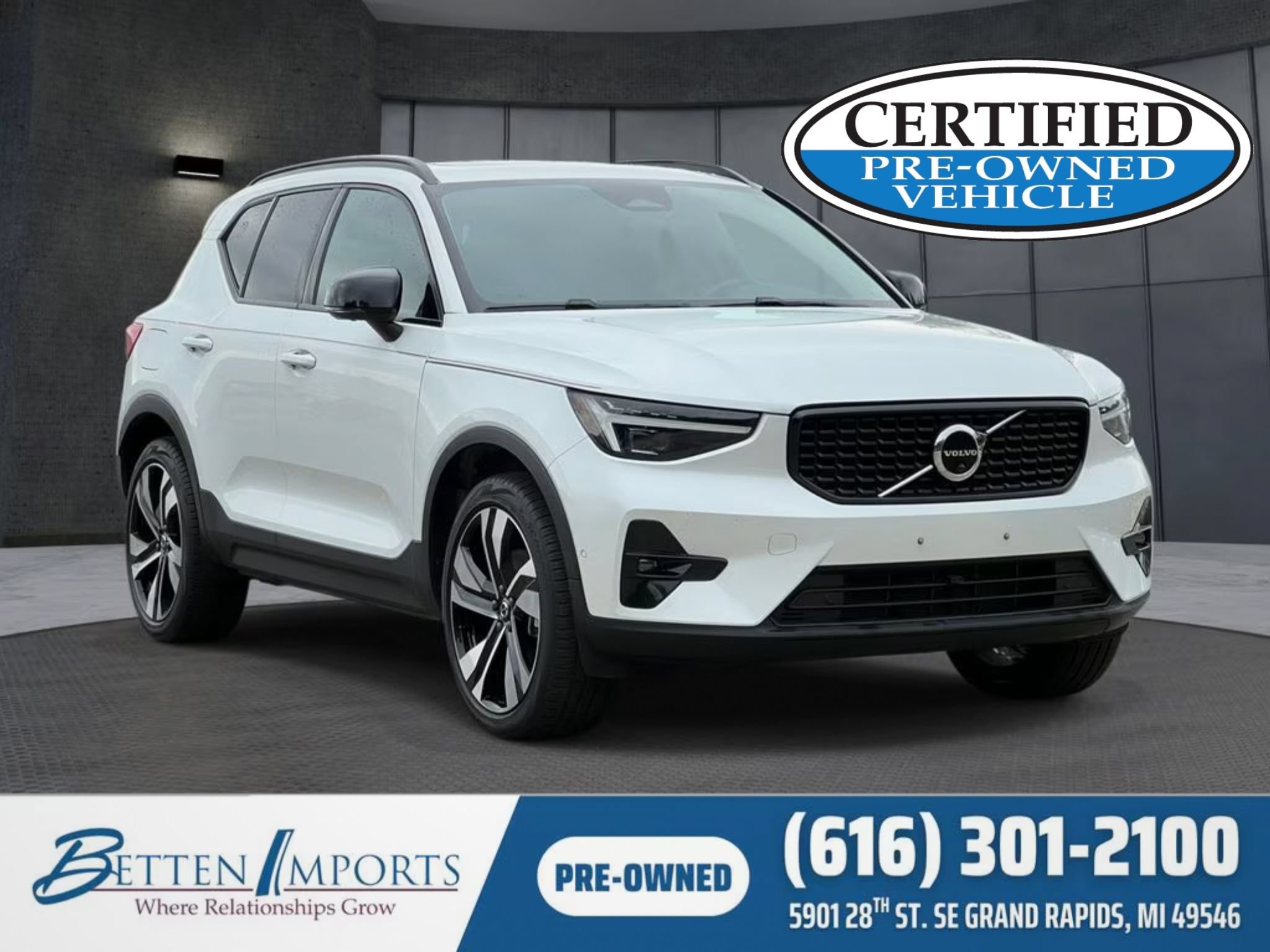 Used 2023 Volvo XC40 B5 Ultimate w/ Protection Package Premier AWD/4WD image 1