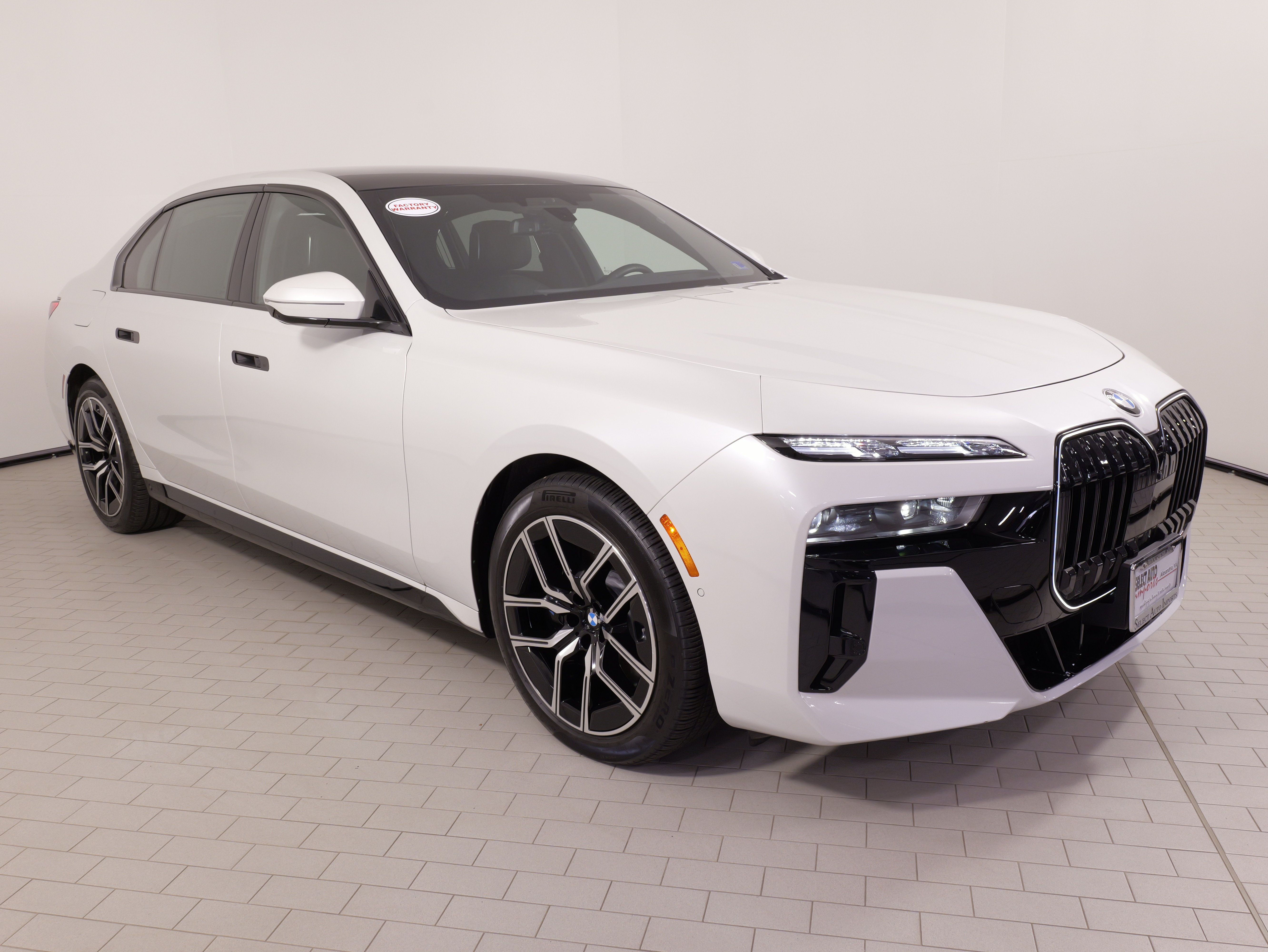 Used 2025 BMW 740i xDrive w/ Executive Package AWD/4WD image 8