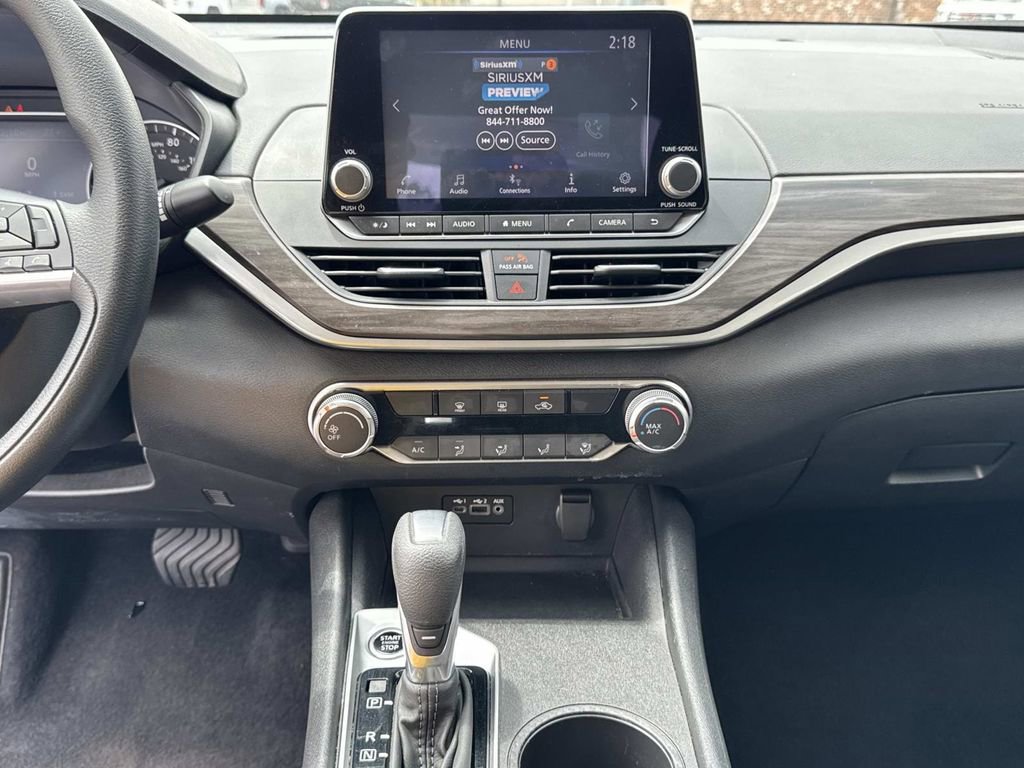 Used 2025 Nissan Altima 2.5 SV FWD image 42
