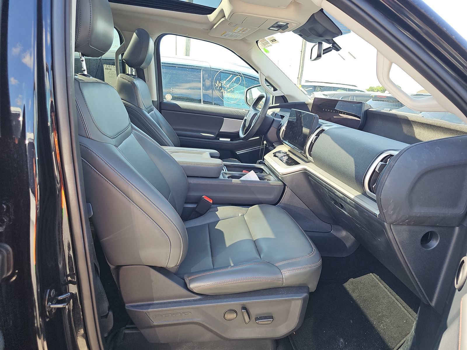 Used 2025 Ford Expedition Max Active AWD/4WD image 25