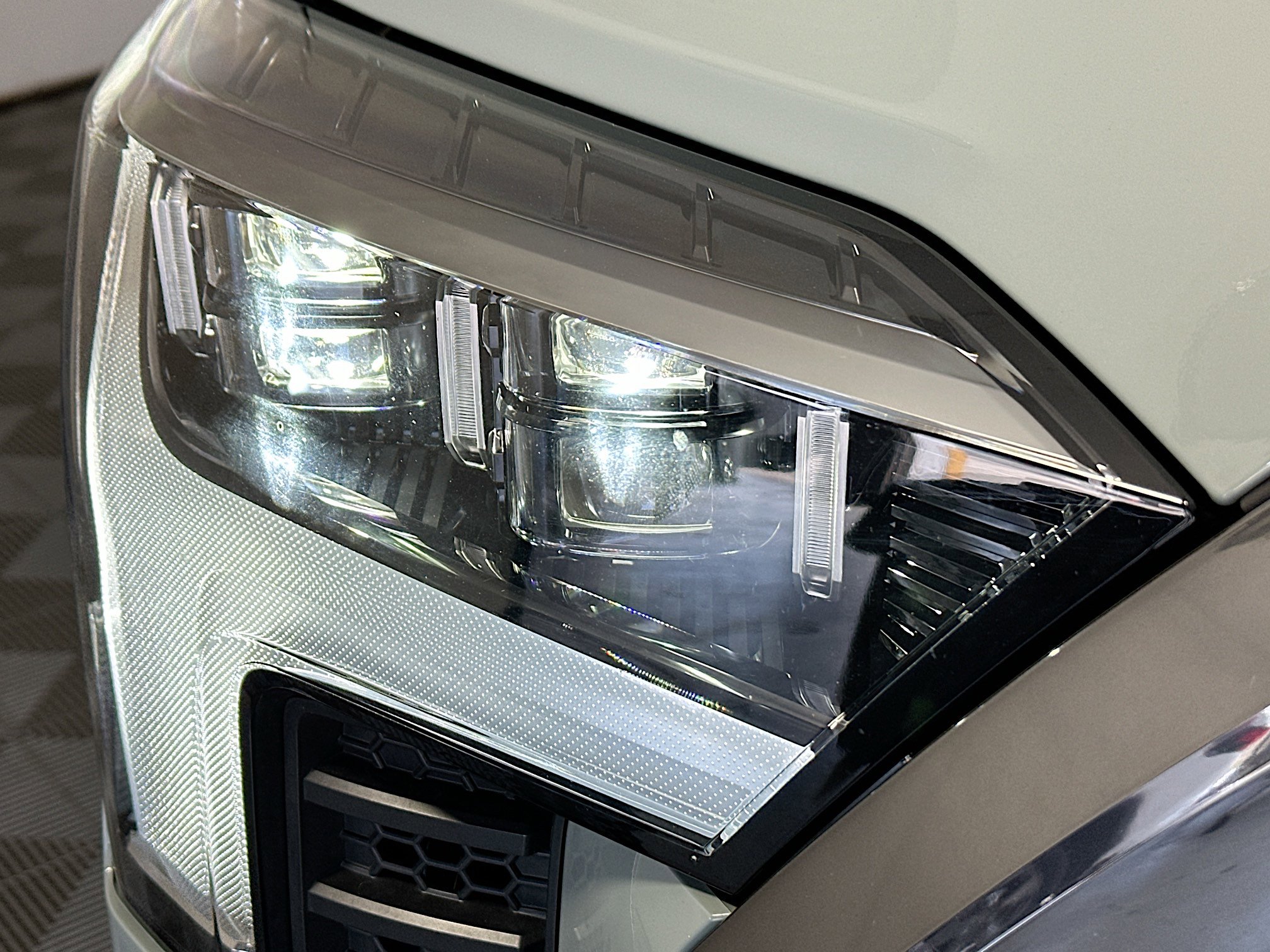 Used 2024 Toyota Tundra Platinum image 9