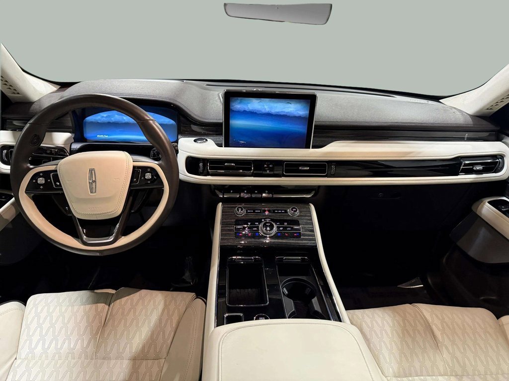 Used 2022 Lincoln Aviator Black Label w/ Class IV Trailer Tow Package image 21