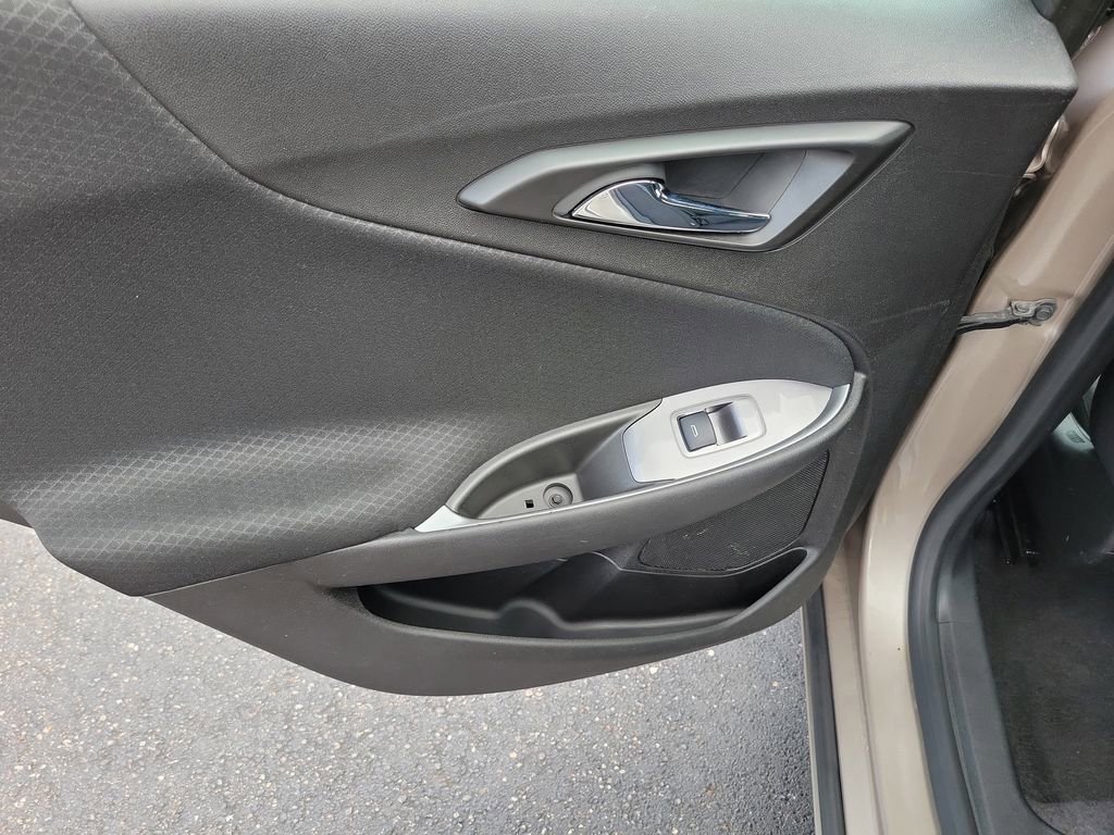 Used 2023 Chevrolet Malibu LT FWD image 17