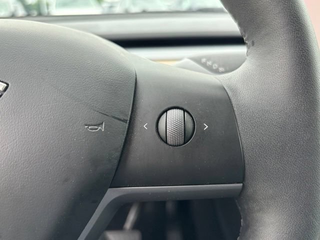 Used 2025 Tesla Model Y Long Range AWD/4WD image 15