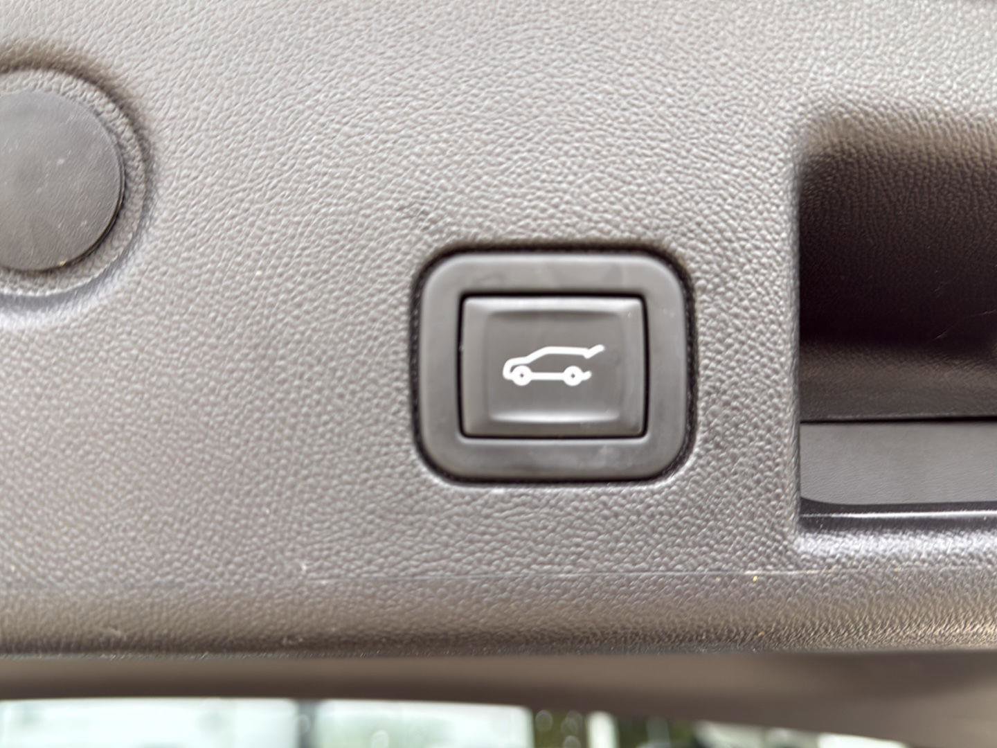 Used 2023 Chevrolet Equinox RS image 24