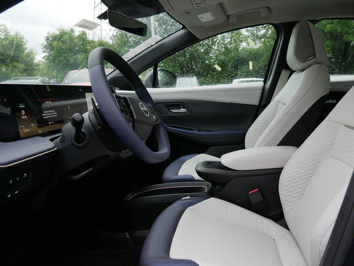 New 2026 Nissan Leaf Platinum+ w/ Cargo Package (Platinum+) FWD image 5