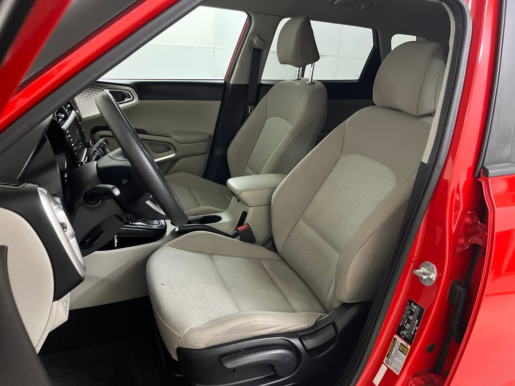 Used 2023 Kia Soul LX w/ LX Technology Package image 19