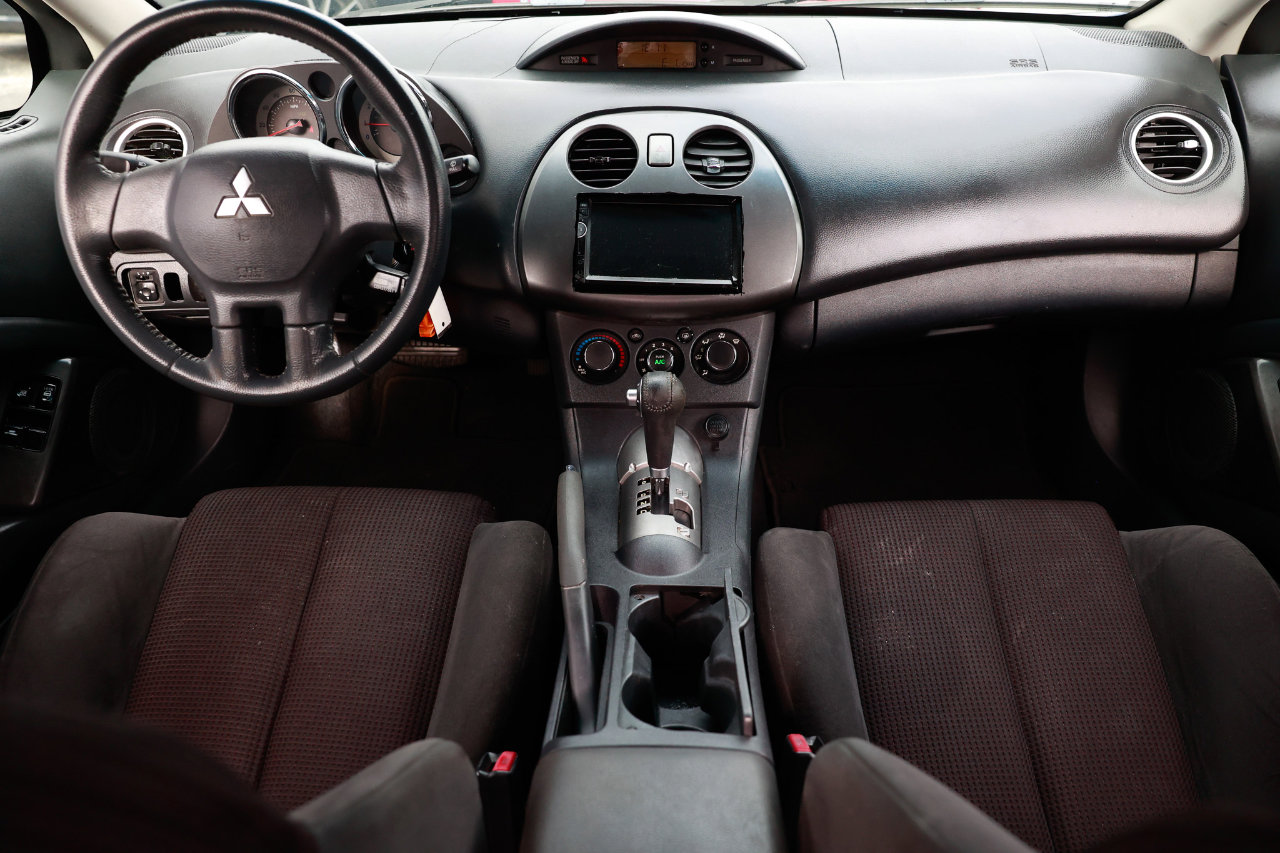 Used 2009 Mitsubishi Eclipse GS image 2