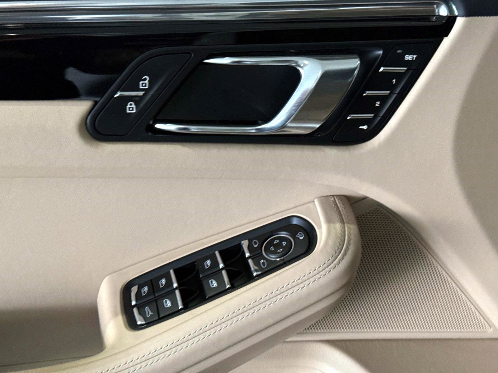 Certified 2026 Porsche Macan image 20