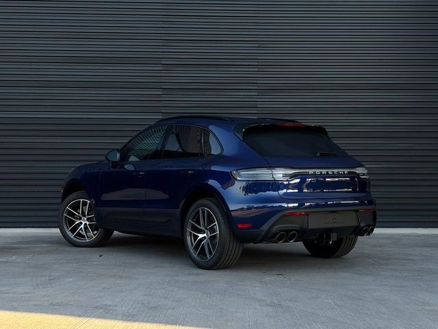 Certified 2026 Porsche Macan AWD/4WD image 3