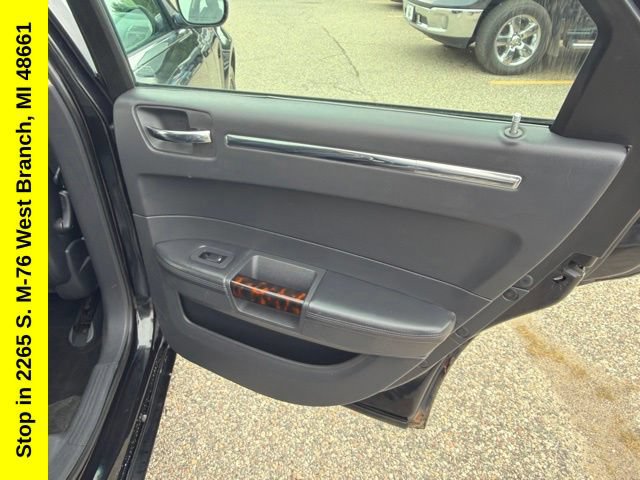 Used 2010 Chrysler 300 C RWD image 16