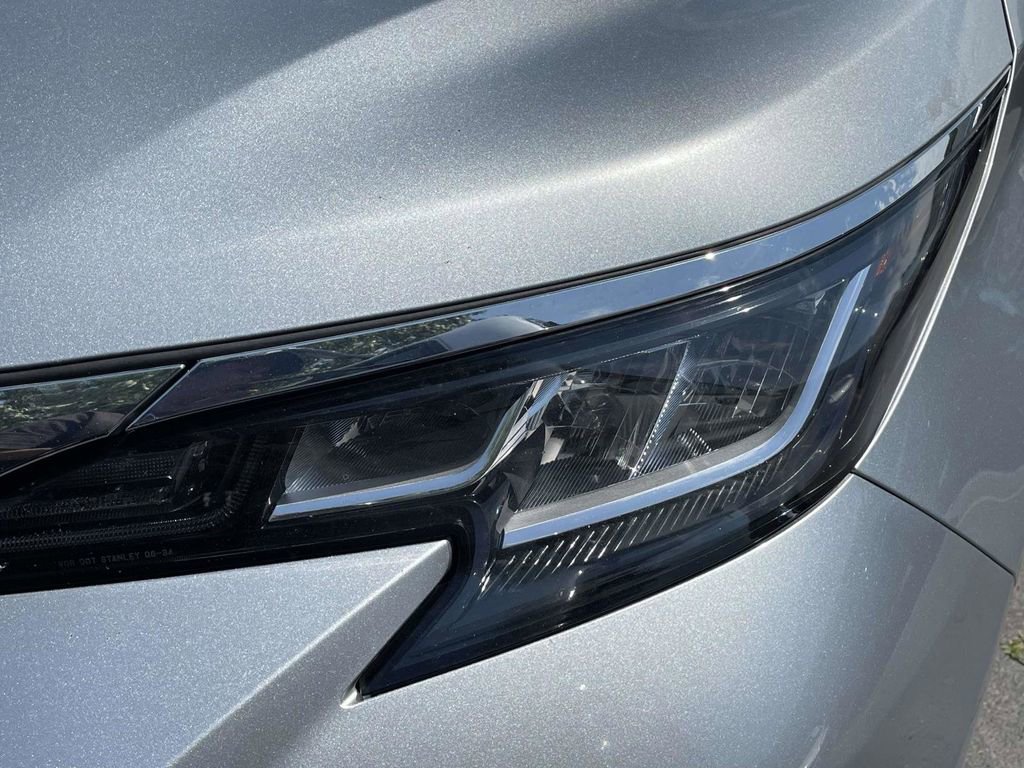 Used 2021 Toyota Sienna LE FWD image 5