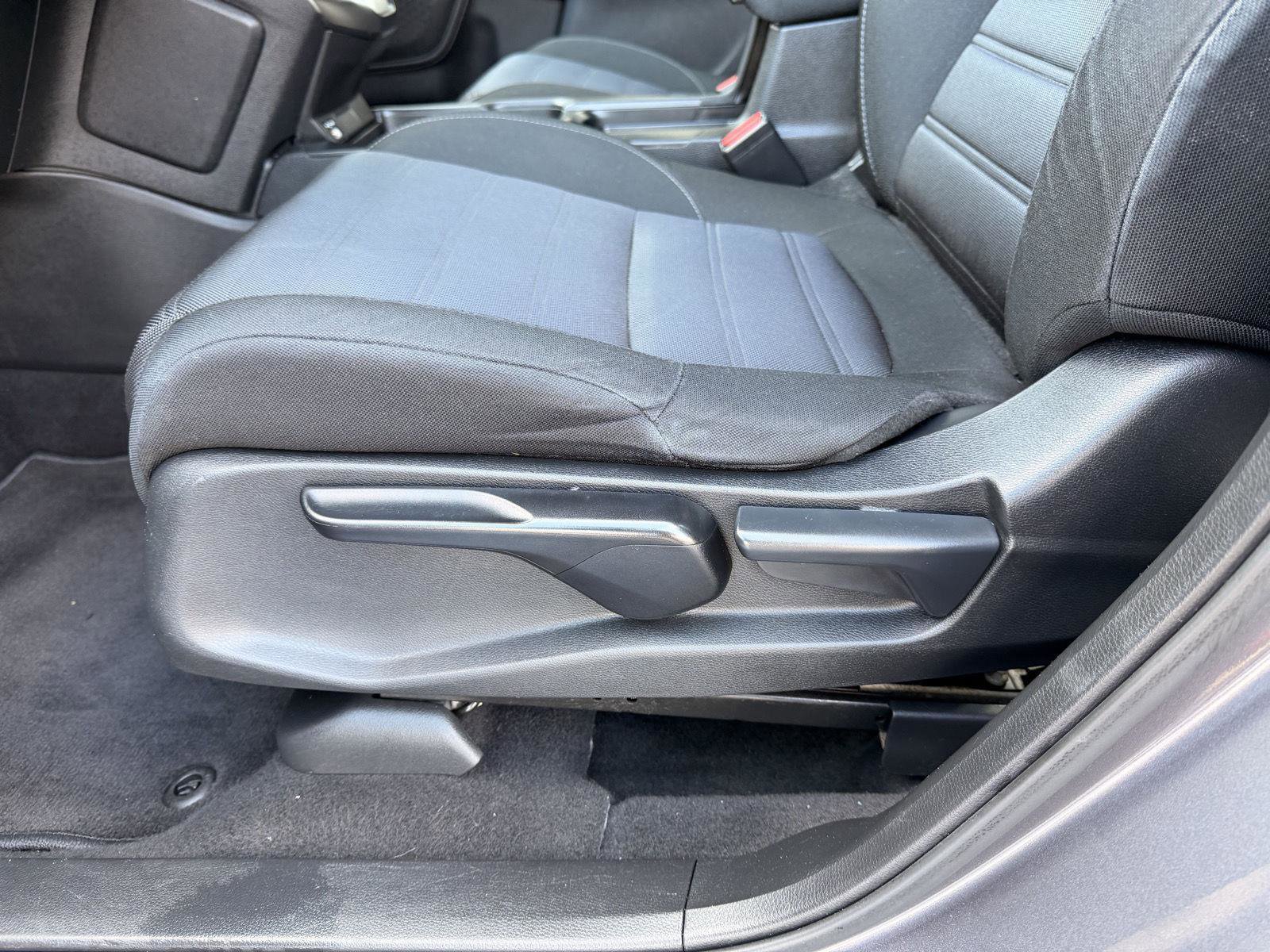 Used 2020 Honda CR-V LX image 16