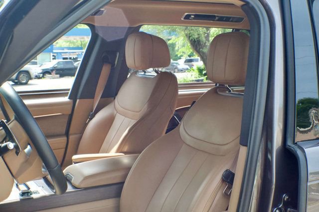 Used 2025 Land Rover Range Rover Long Wheelbase SE AWD/4WD image 17