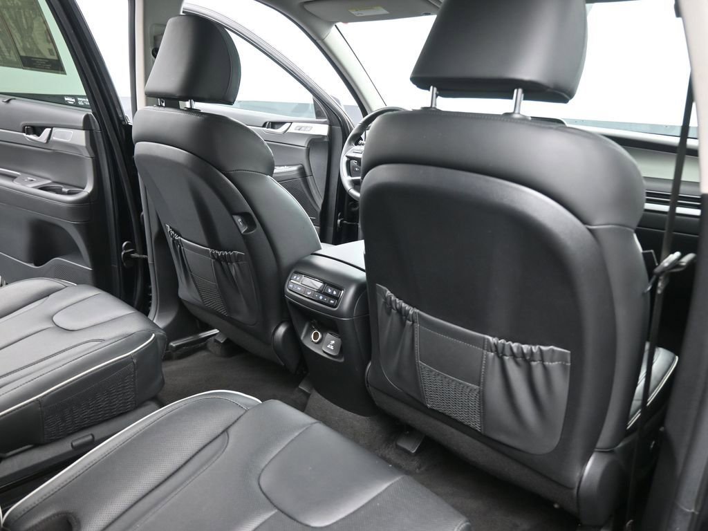 Used 2024 Hyundai Palisade SEL w/ Premium Package image 13