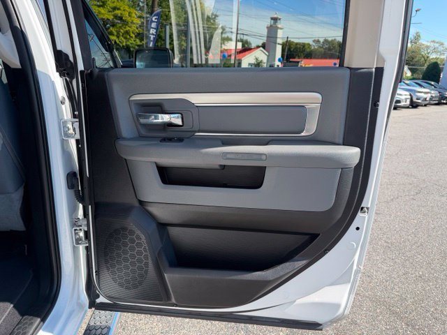 Used 2020 RAM 1500 Classic SLT w/ Luxury Group RWD image 20