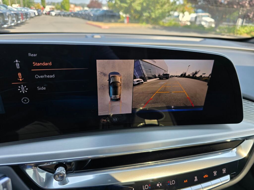 Used 2024 Cadillac Lyriq Sport image 27