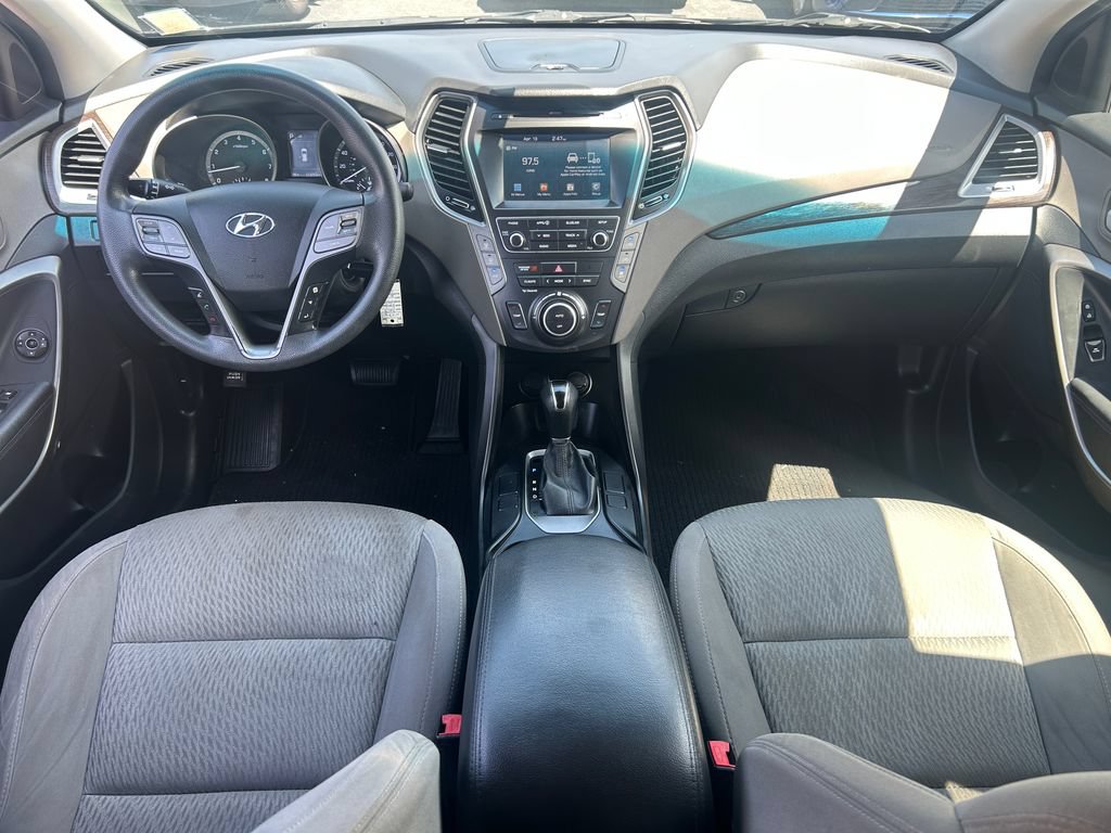 Used 2017 Hyundai Santa Fe SE w/ Cargo Package AWD/4WD image 29