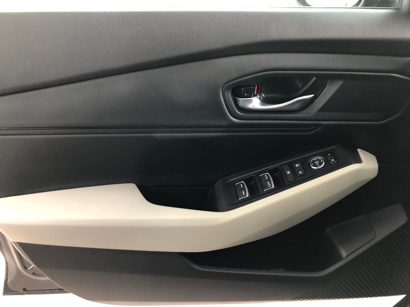 Used 2025 Honda Accord SE image 34
