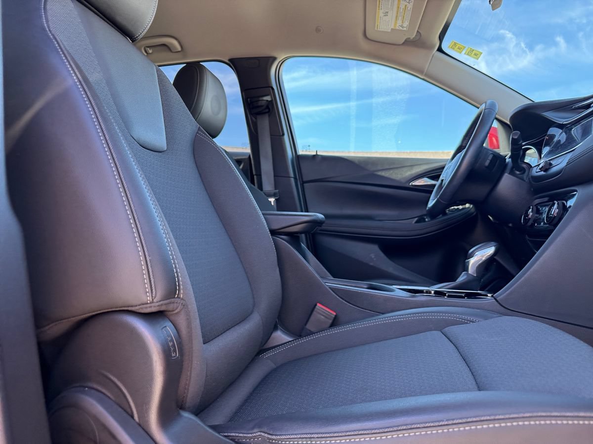 Used 2023 Buick Encore GX Select w/ Sport Touring Package FWD image 18