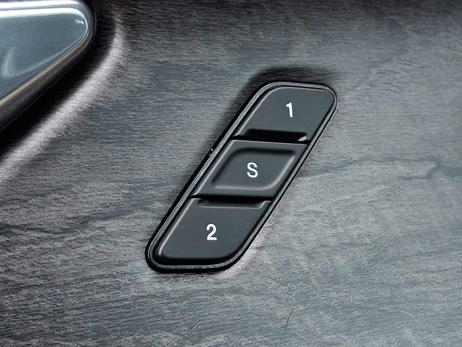 Used 2025 Jeep Grand Cherokee Limited image 24