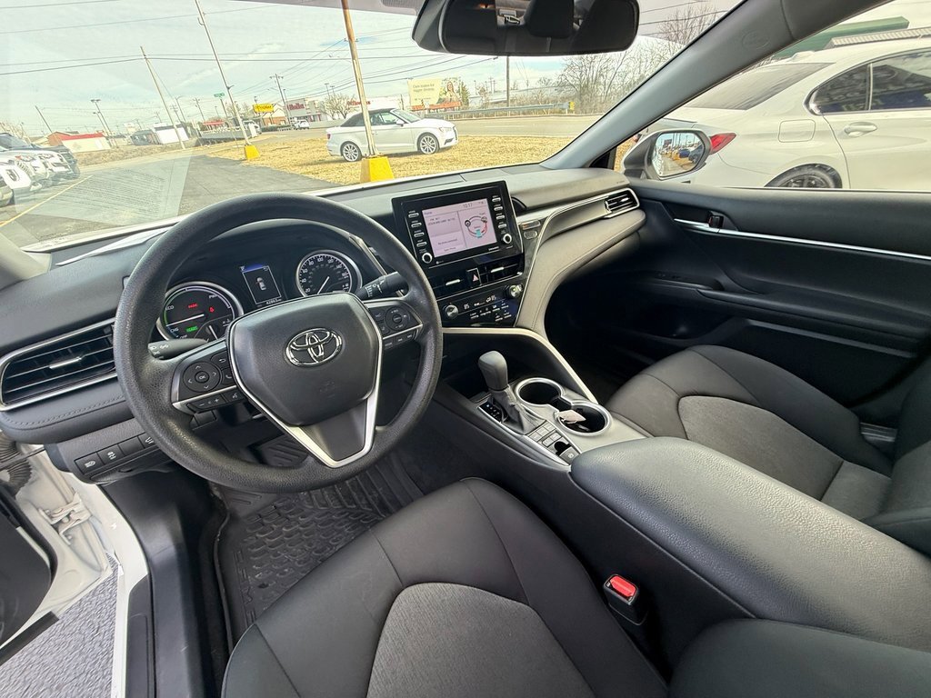 Used 2022 Toyota Camry LE image 13