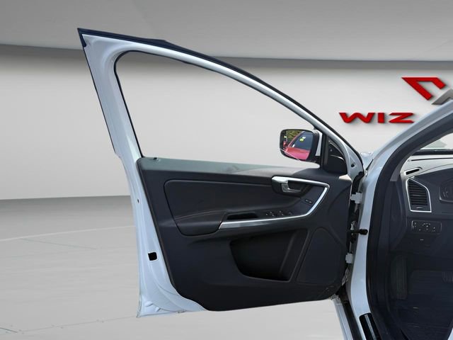 Used 2016 Volvo XC60 T6 AWD/4WD image 10