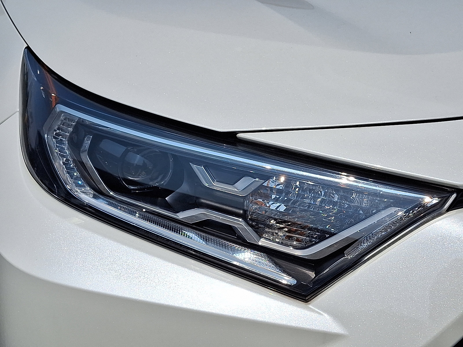 Certified 2020 Toyota RAV4 XSE w/ Carpet Mat Package image 10