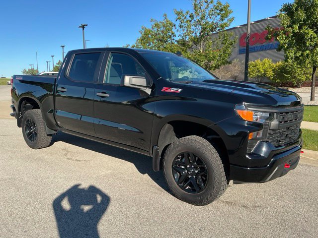 Used 2023 Chevrolet Silverado 1500 Custom Trail Boss AWD/4WD image 2