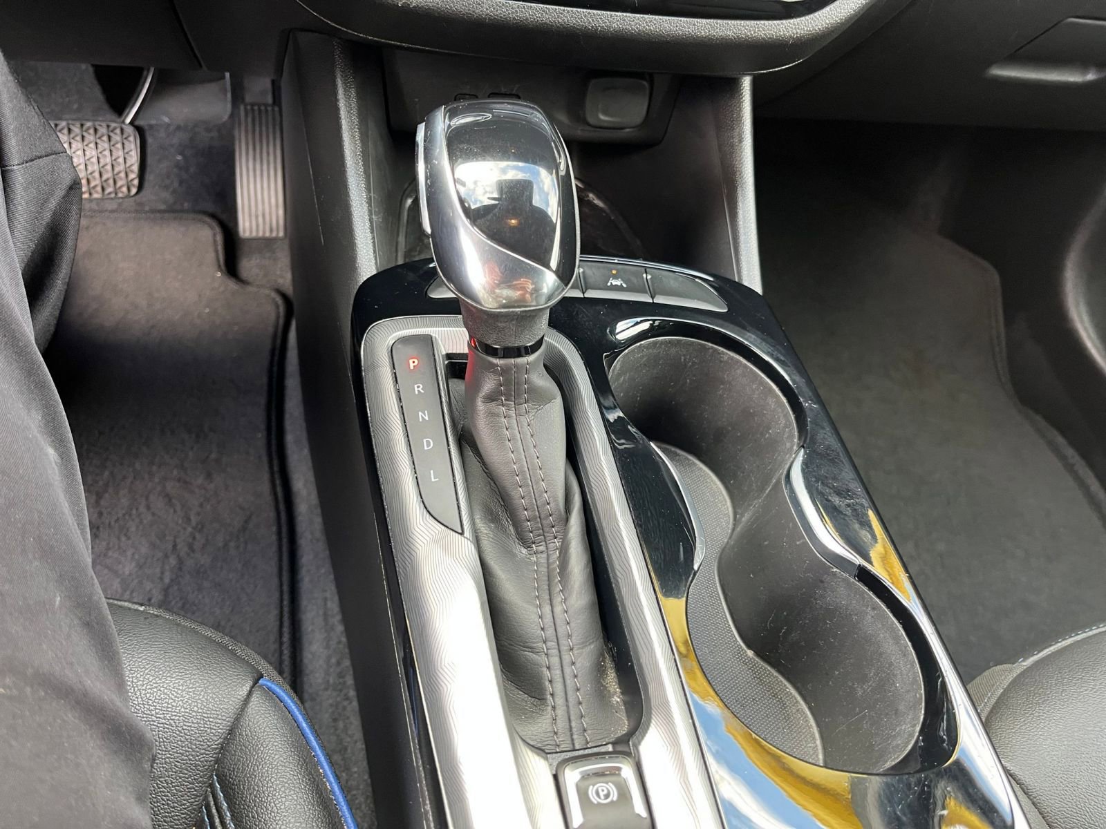 Used 2025 Buick Envista Sport Touring image 40