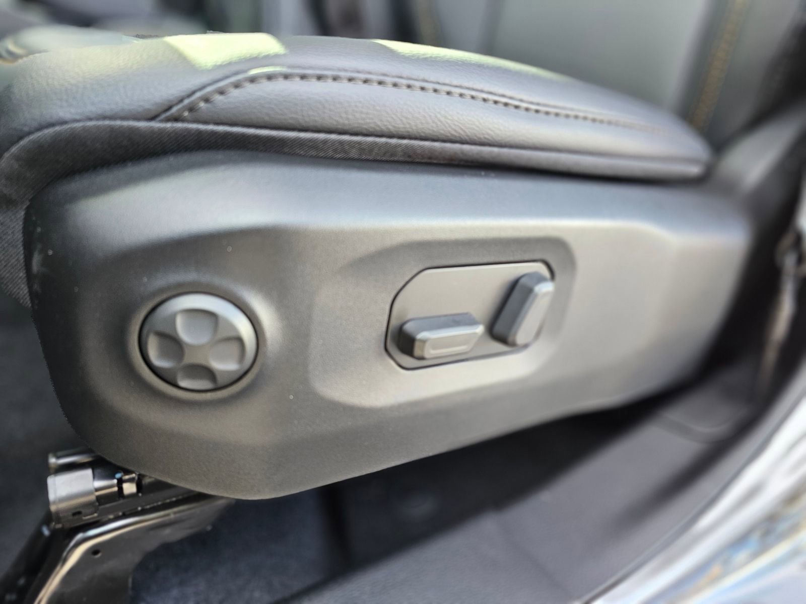 New 2026 Jeep Gladiator Sahara image 21