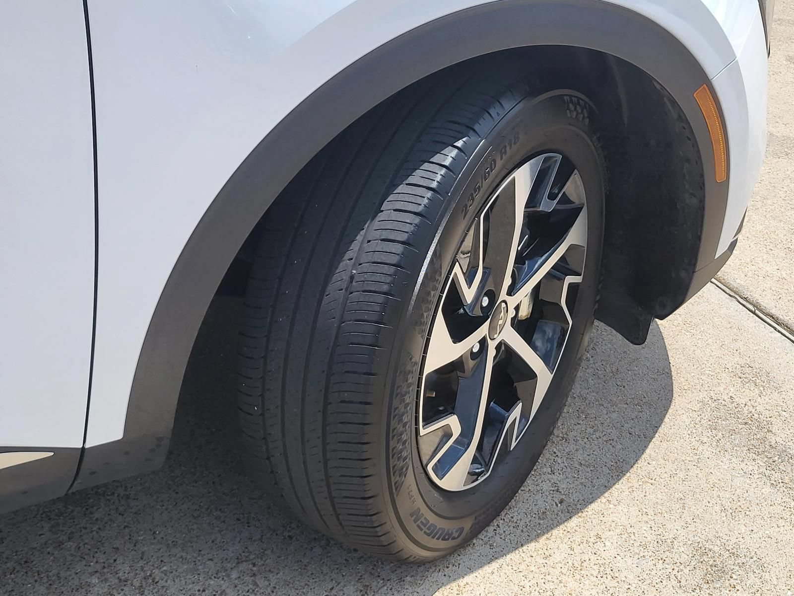 Used 2025 Kia Sportage EX FWD image 5