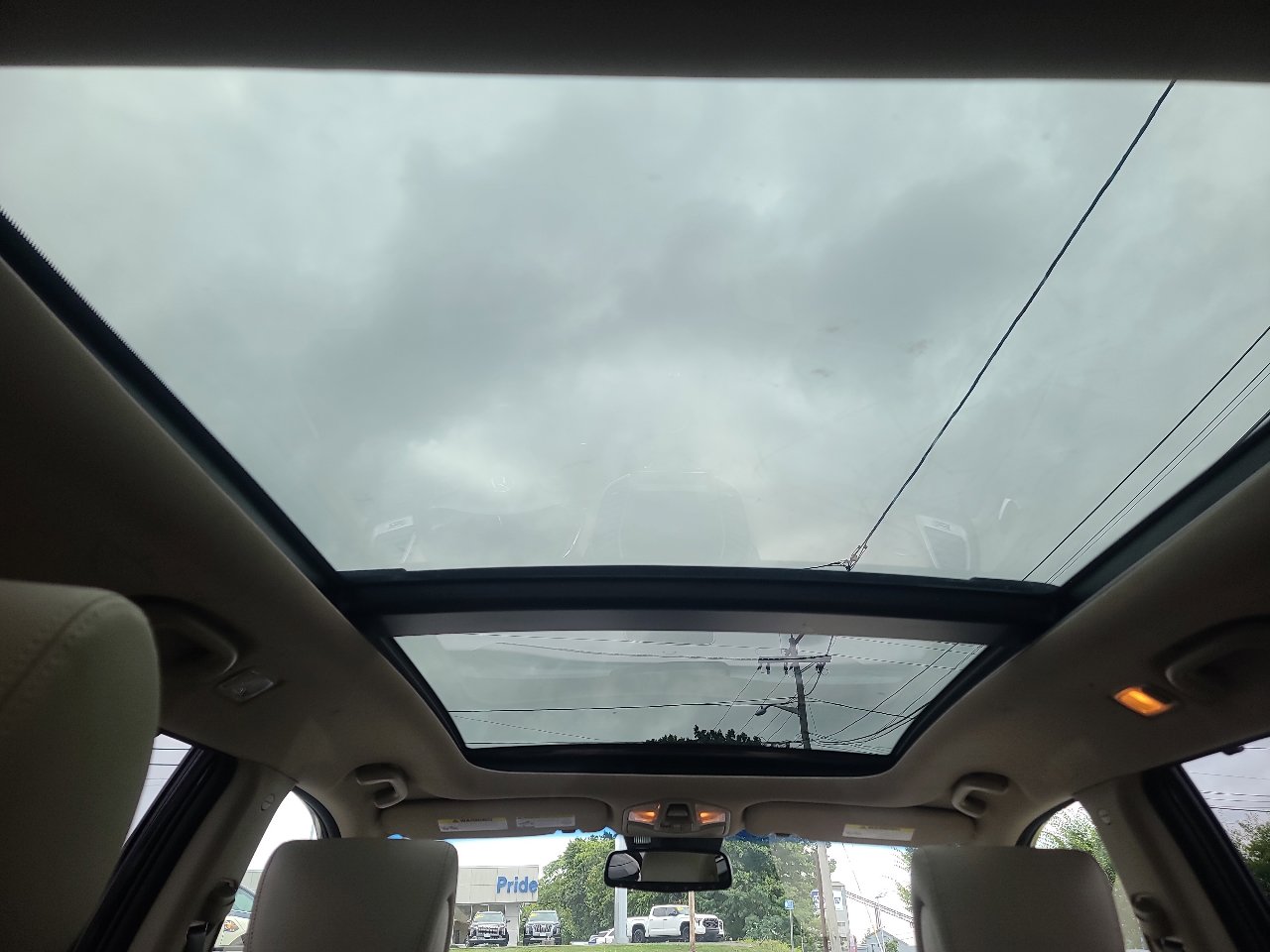 Used 2017 Hyundai Santa Fe Limited w/ Cargo Package image 12