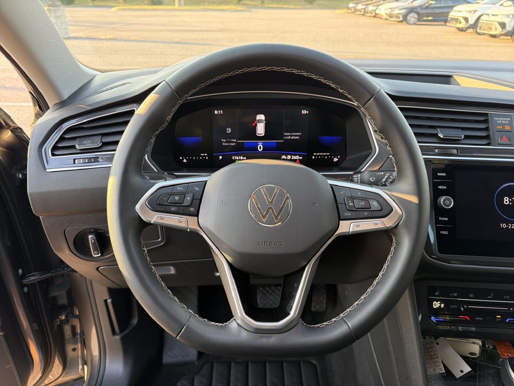 Used 2024 Volkswagen Tiguan SE FWD image 24