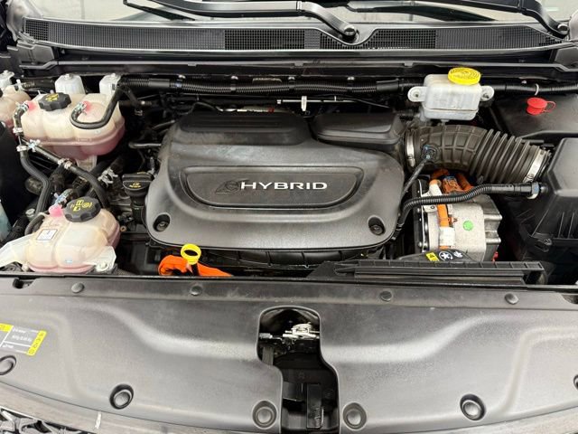 Used 2022 Chrysler Pacifica Touring-L image 23