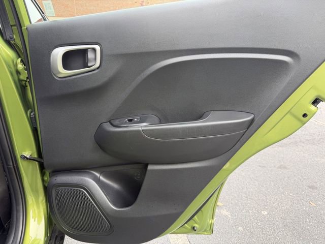 Used 2024 Hyundai Venue SEL image 24