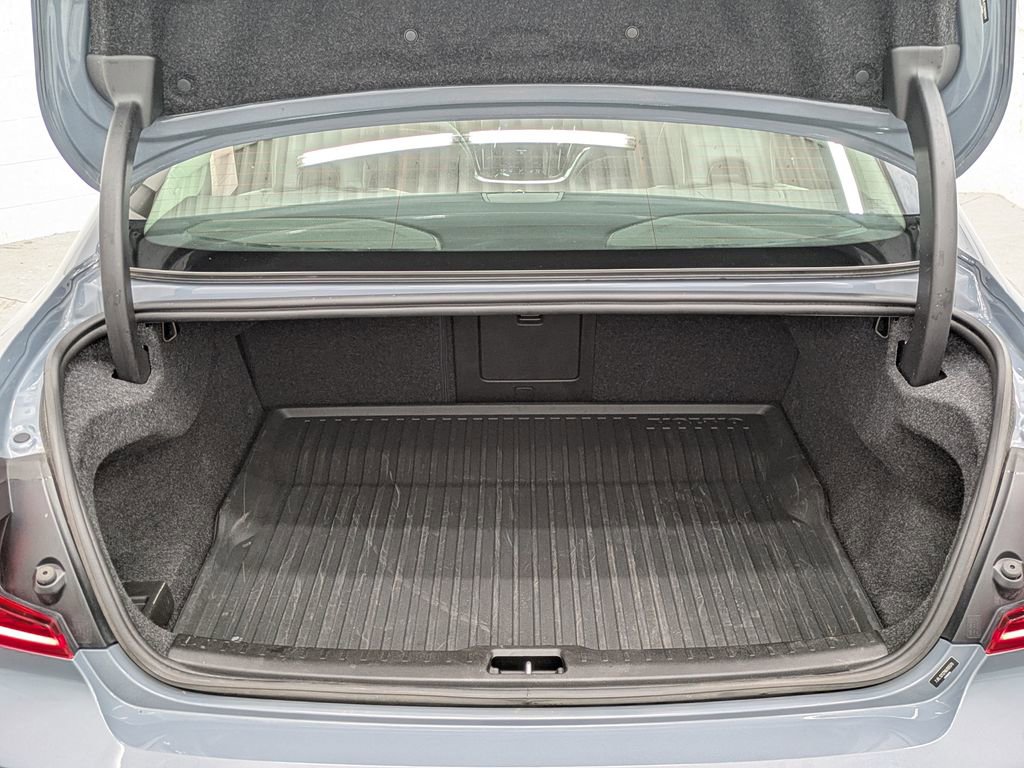 Used 2022 Volvo S60 B5 Momentum w/ Premium Package image 13