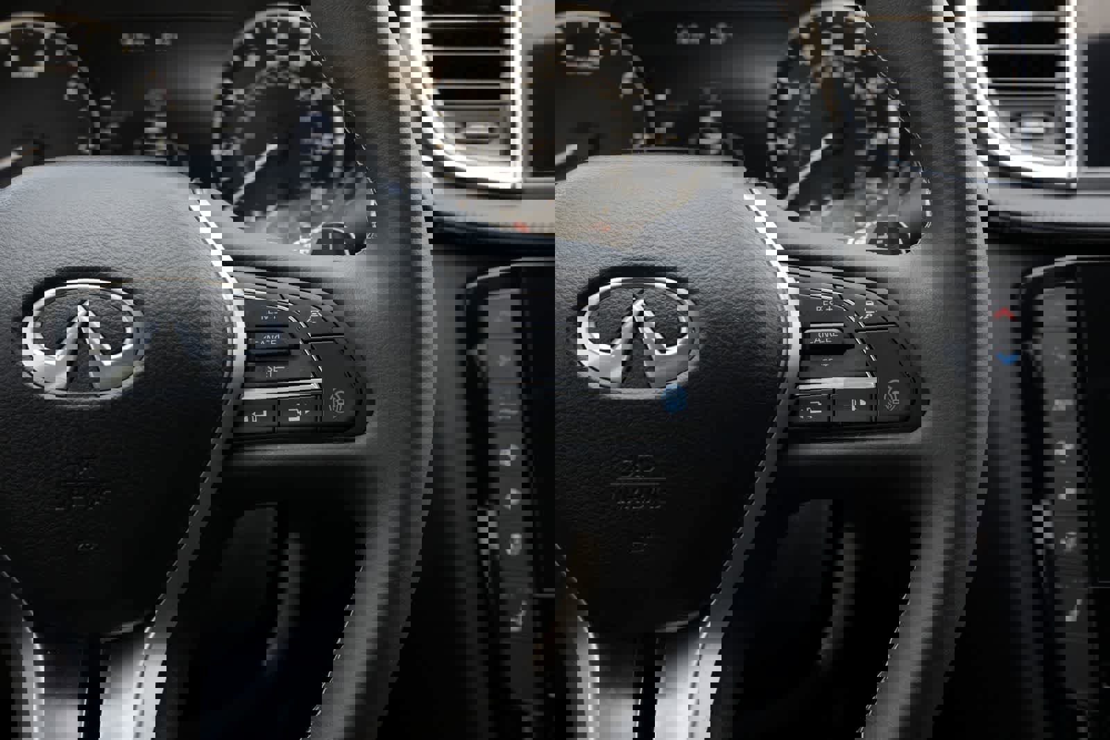 Certified 2025 INFINITI QX55 Luxe w/ Cargo Package AWD/4WD image 11