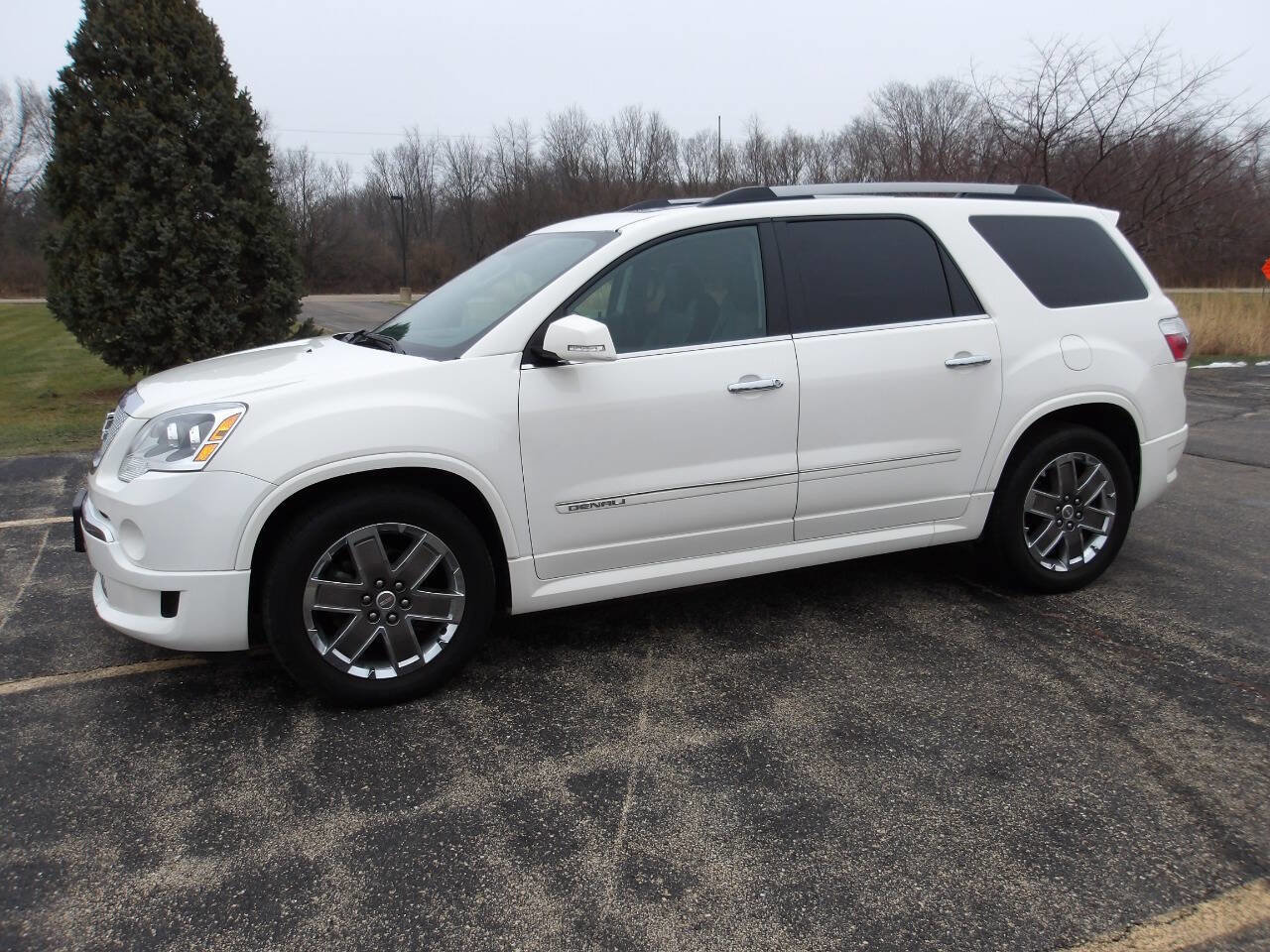 Used 2011 GMC Acadia Denali image 10