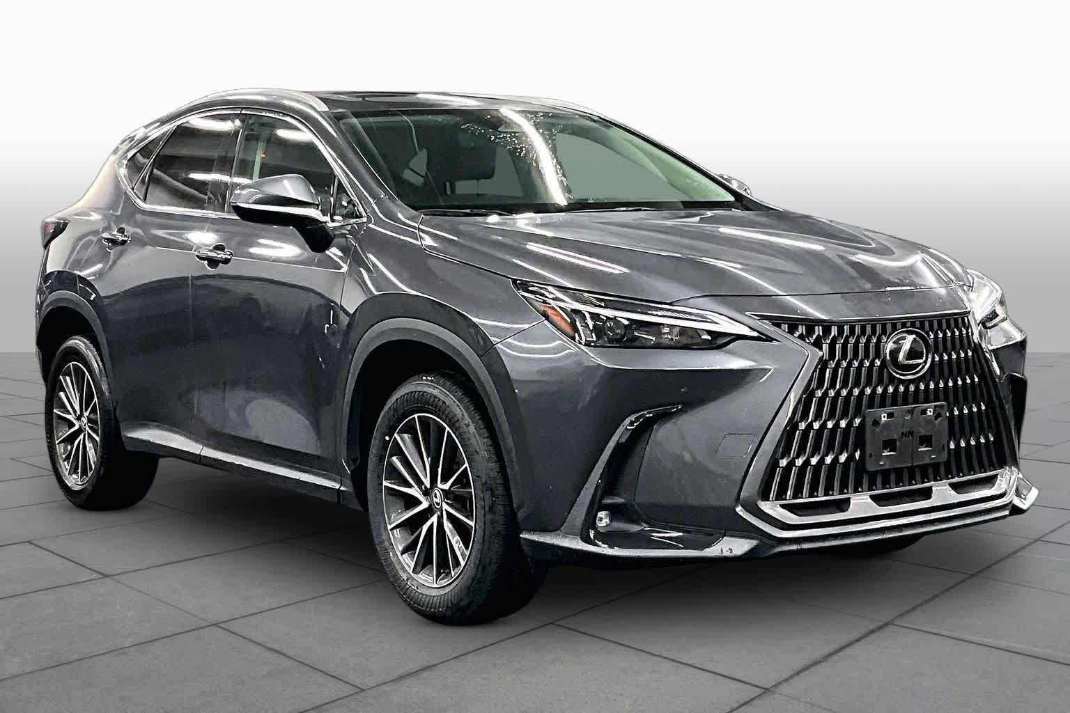 Used 2024 Lexus NX 250 FWD image 2