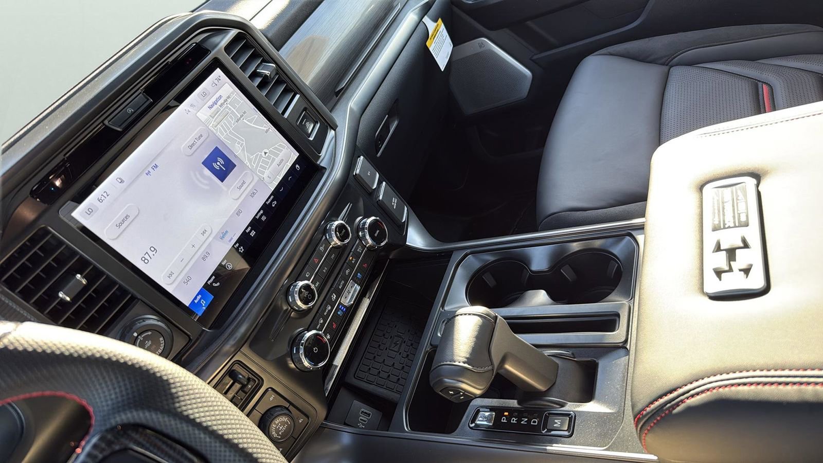 New 2026 Ford F150 Lariat w/ Equipment Group 502A High image 22