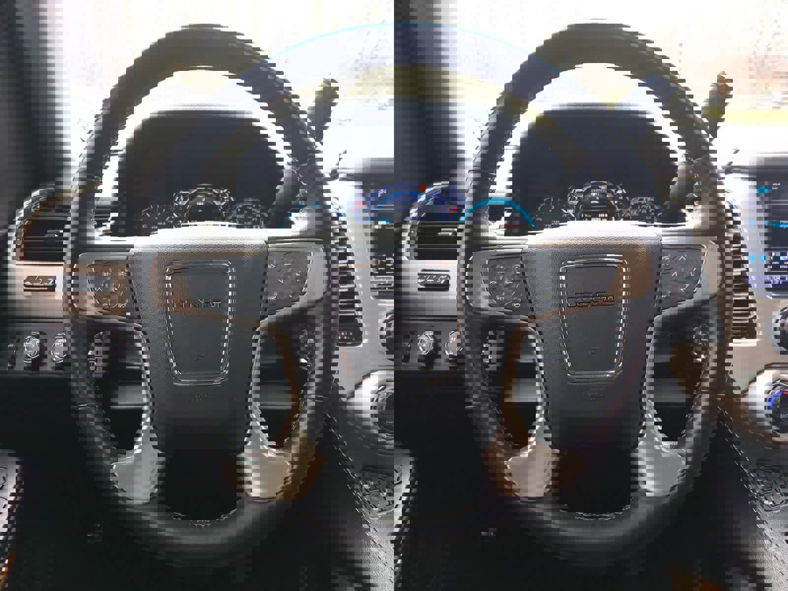 Used 2017 GMC Yukon Denali image 24