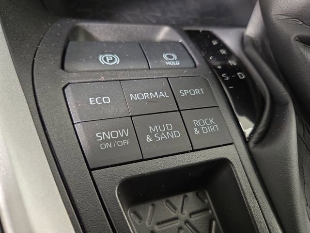 New 2025 Toyota RAV4 XLE image 27