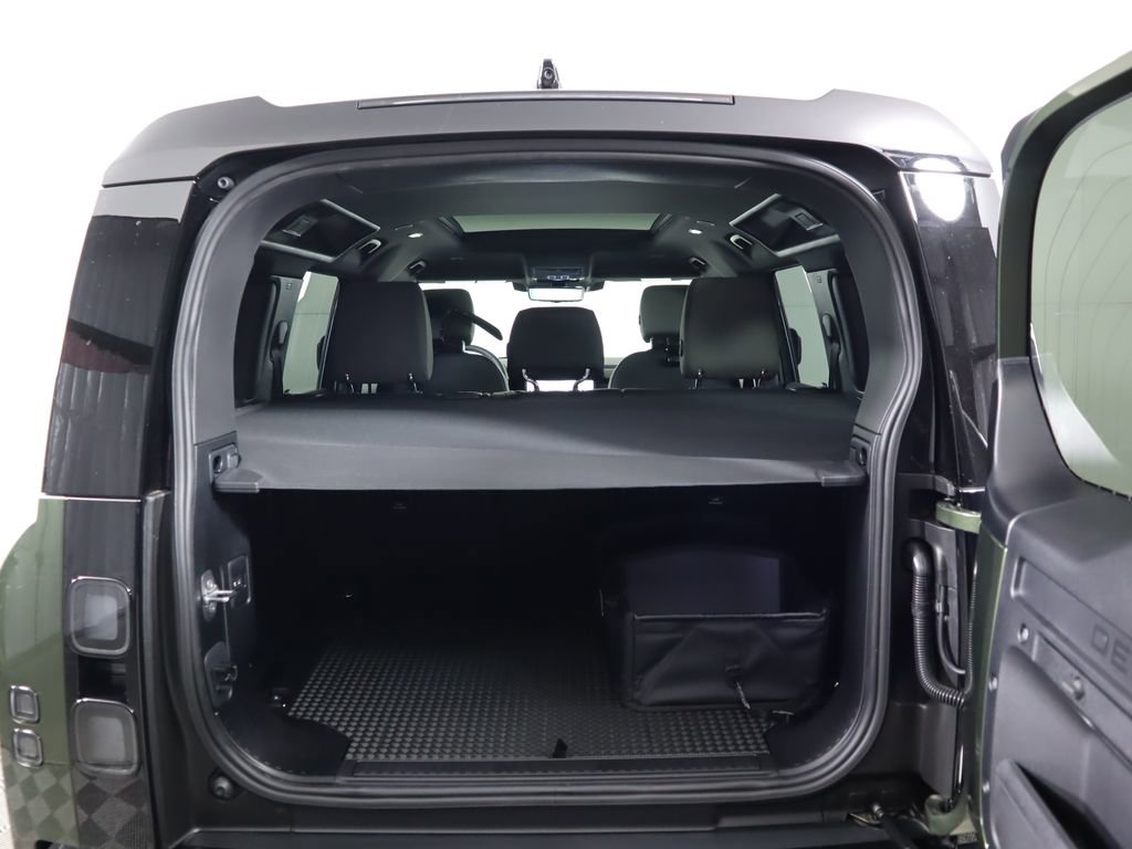 New 2026 Land Rover Defender 110 S image 29