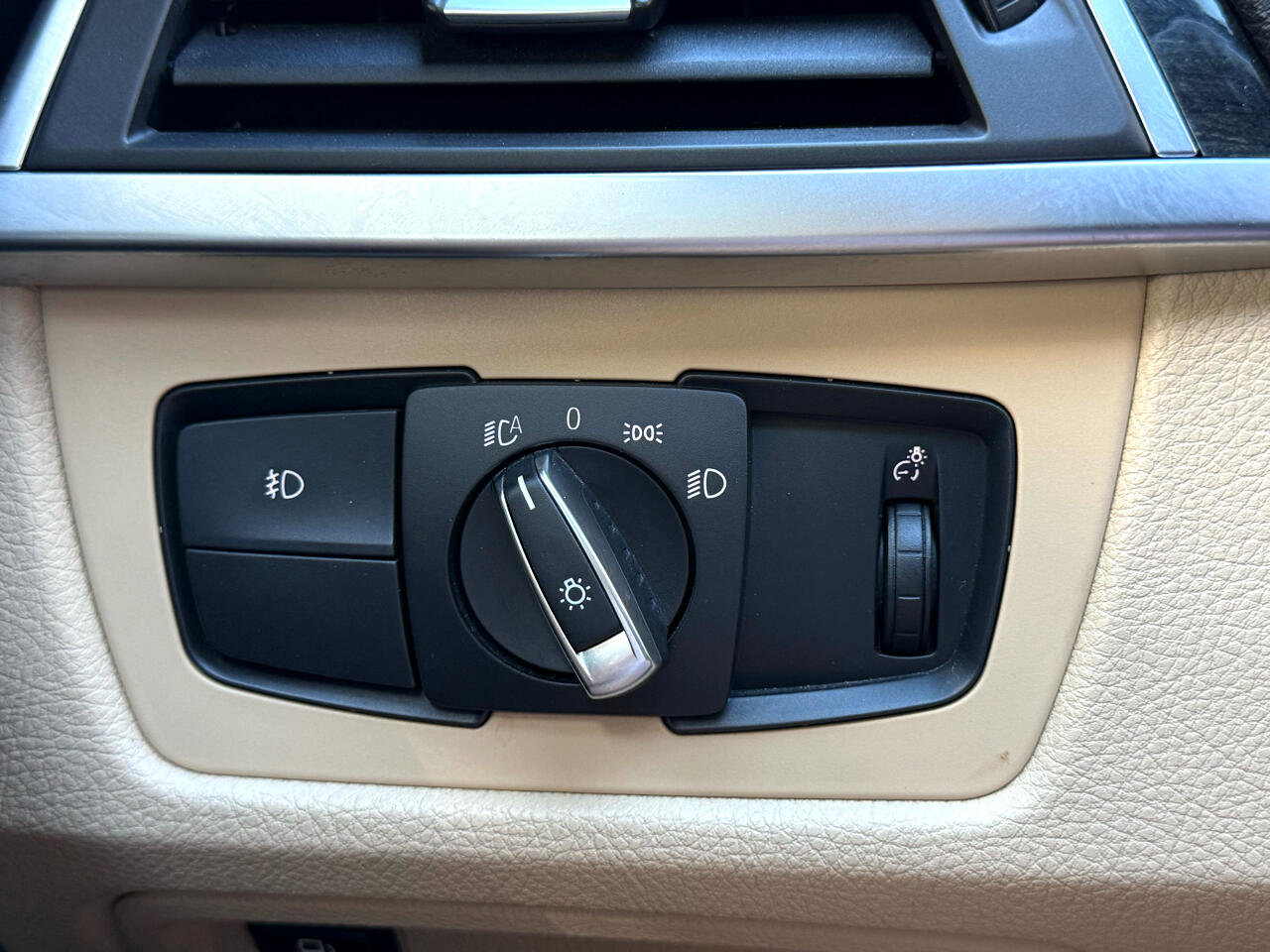 Used 2018 BMW 330e image 34