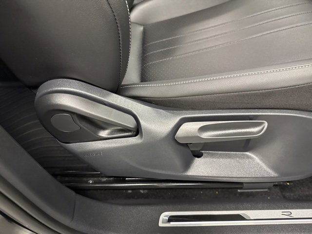 Used 2024 Volkswagen Tiguan SE R-Line image 10