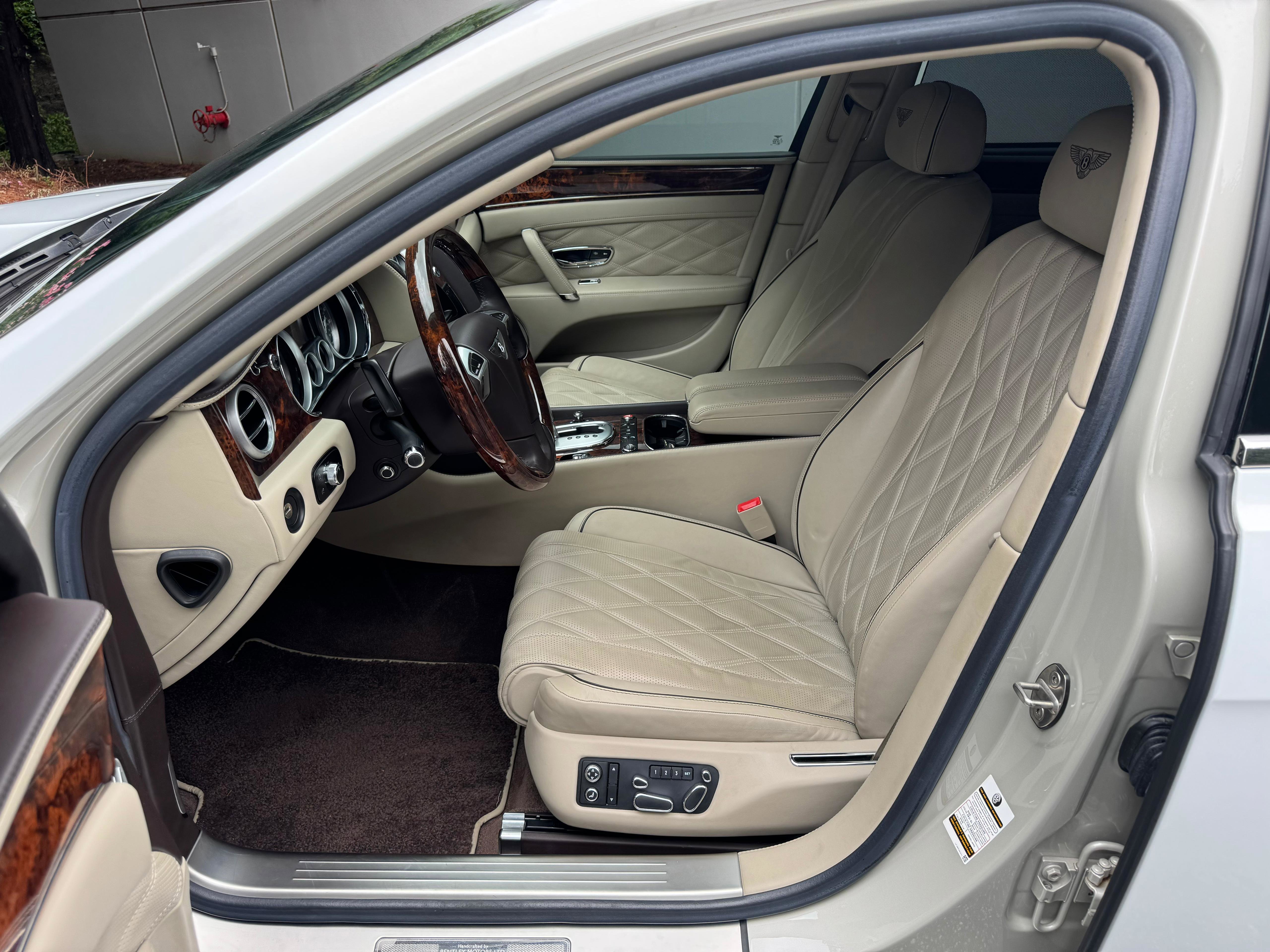 Used 2015 Bentley Flying Spur W12 AWD/4WD image 24