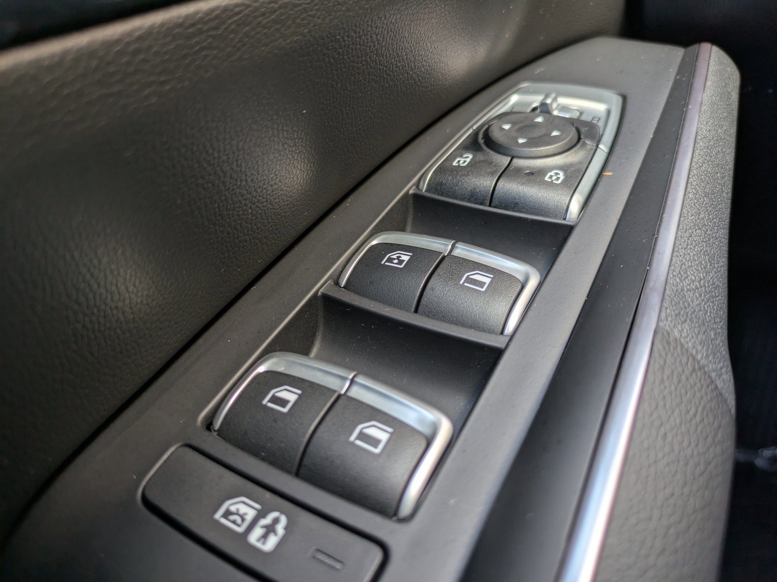 Used 2023 Kia Sorento LX image 18