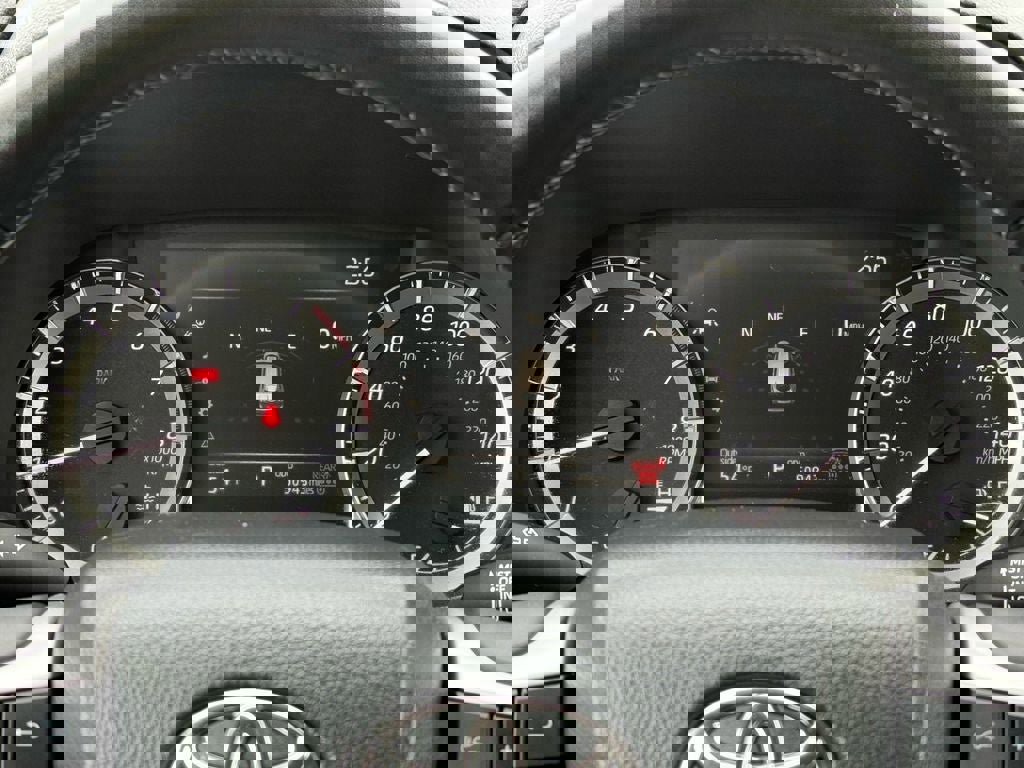 Used 2025 Toyota Highlander LE image 23