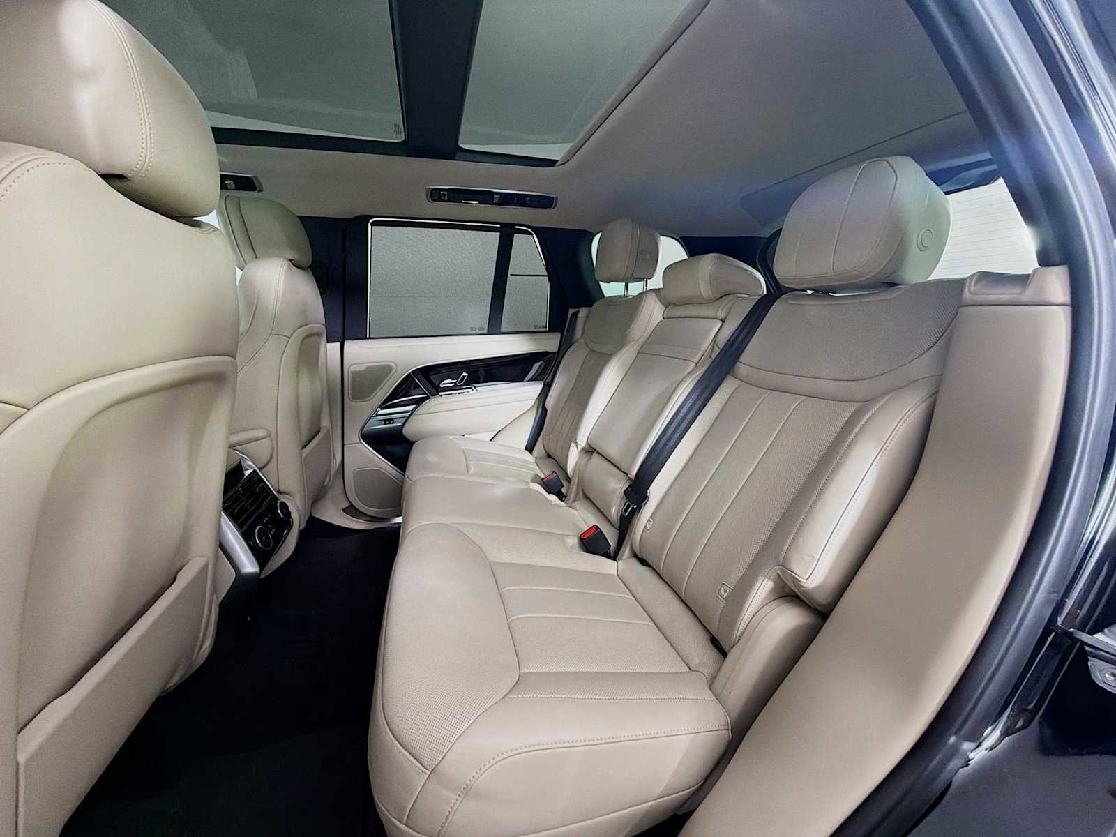 Used 2023 Land Rover Range Rover SE AWD/4WD image 23